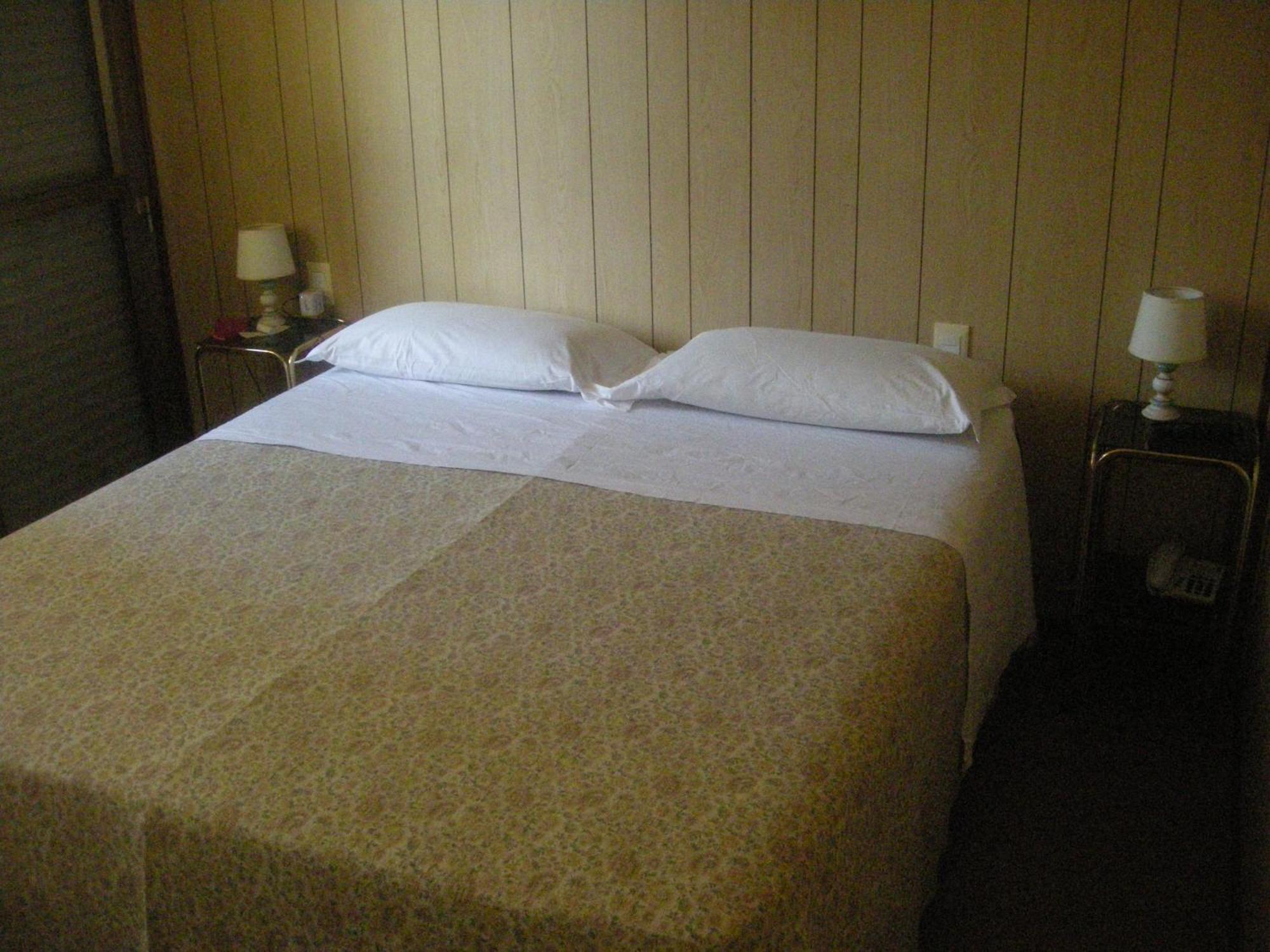 Albergo Nyers Perugia Pokoj fotografie